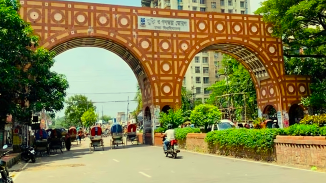 বইমেলা উপলক্ষে ঢাবি এলাকায় যানবাহন নিয়ন্ত্রণ শিথিল