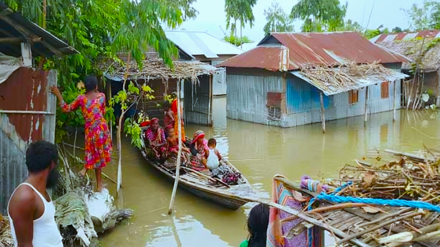 বন্যায় মৃতের সংখ্যা বেড়ে ৭১ জনে দাঁড়িয়েছে