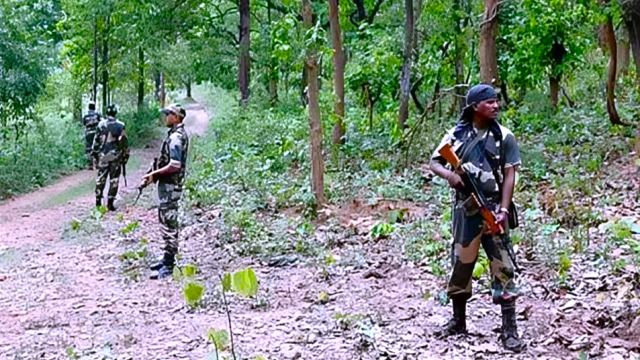 ভারতে নিরাপত্তা বাহিনীর গুলিতে ৩৬ মাওবাদী নিহত