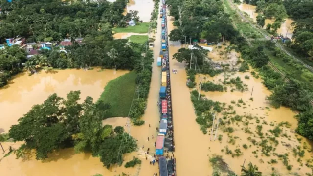 দেশের বন্যা উপদ্রুব পাঁচ জেলার পরিস্থিতির উন্নতি হয়েছে।