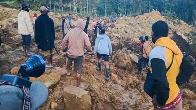 পাপুয়া- নিউগিনিতে ভূমিধস: মাটি চাপা পড়েছে হাজারের বেশি মানুষ