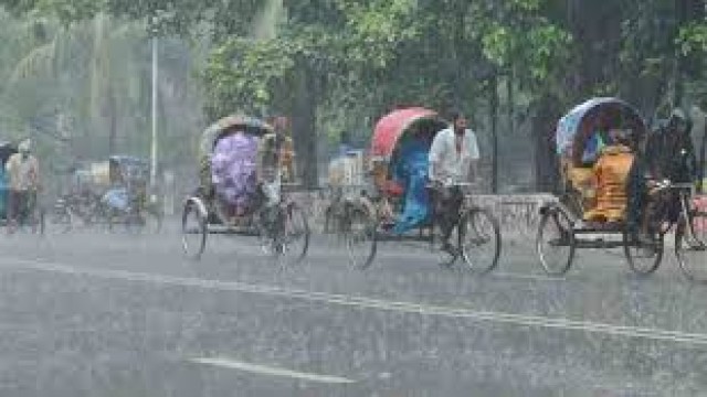 রেমালের প্রভাবে রাজধানীতে বৃষ্টি, বইছে দমকা বাতাস