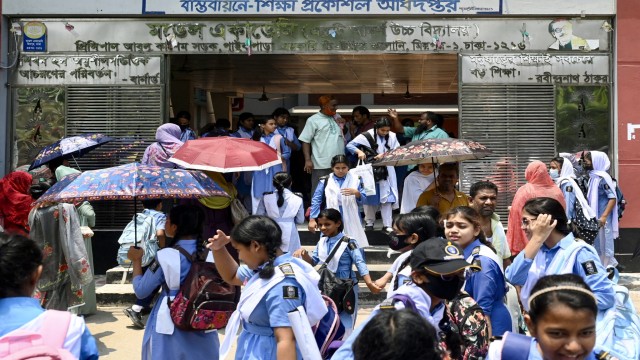 প্রচণ্ড দাবদাহ: শিক্ষাপ্রতিষ্ঠানে ৭ দিনের ছুটি ঘোষণা