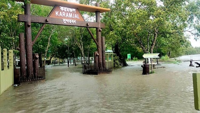 ঘূর্ণিঝড় রিমালের প্রভাব: জলোচ্ছ্বাসে তলিয়ে গেছে সুন্দরবন