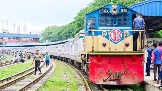 ঈদ উপলক্ষ্যে ট্রেনের অগ্রিম টিকিট বিক্রি শুরু ২ জুন