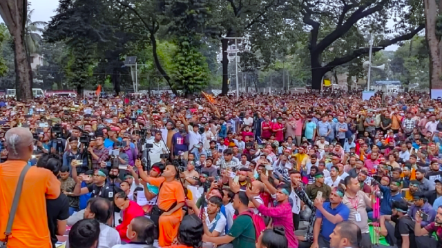 মন্দিরে হামলা ও নির্যাতন রোধে দ্রুত বিচার ট্রাইব্যুনাল গঠনের দাবি জানিয়েছে সম্মিলিত সংখ্যালঘু জোট।